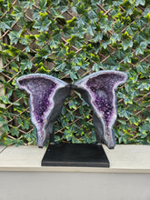 Load image into Gallery viewer, Amethyst angel wings - Statement Crystals - Butterfly wings
