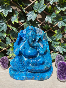 Lord Ganesha in Ashirvad posture Gesture of Blessing Apatite from brazil